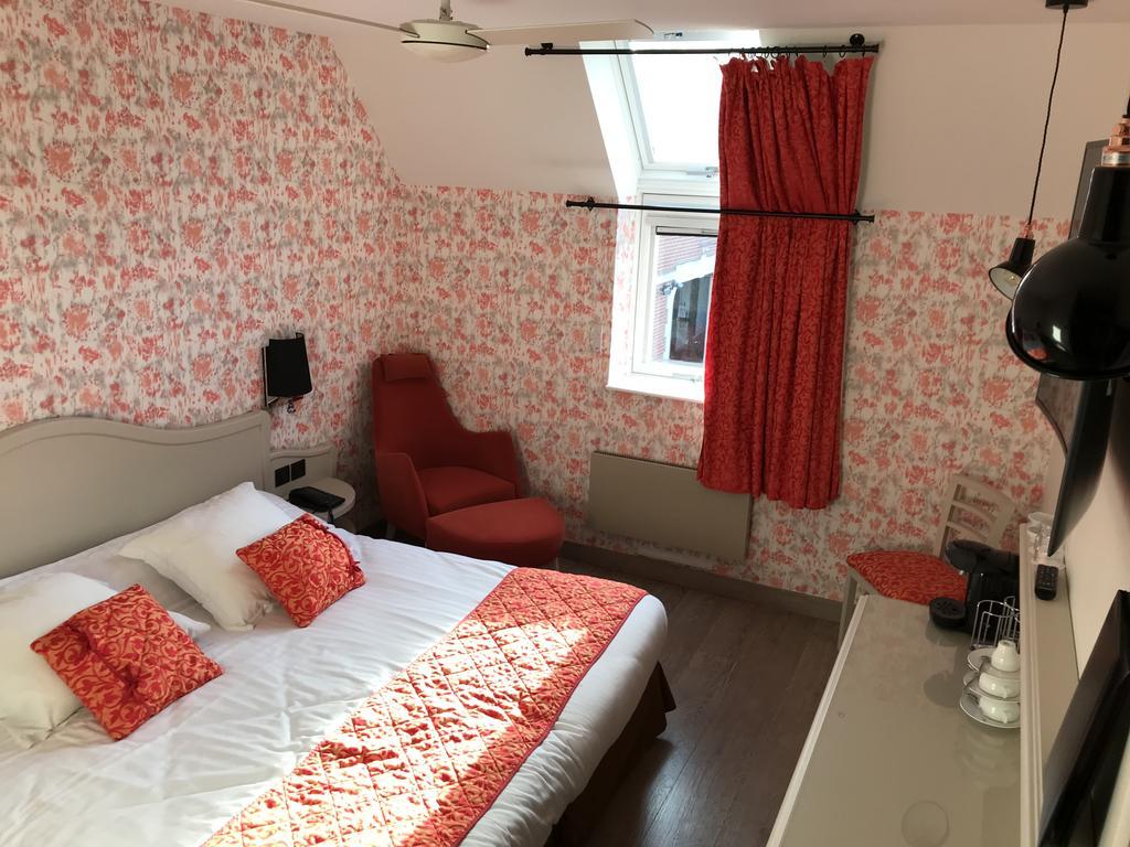 Cit'Hotel - Hotel Le Cedre โนยง ภายนอก รูปภาพ