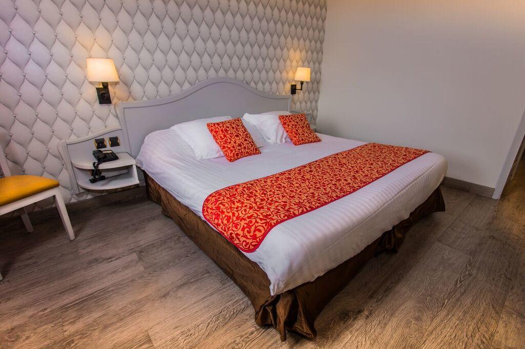 Cit'Hotel - Hotel Le Cedre โนยง ภายนอก รูปภาพ